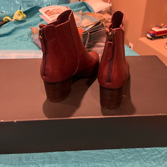 Boots color red , 2 inches heels almost new , I wear twice.Arizona is hot for 👢 - Picture 2 of 11